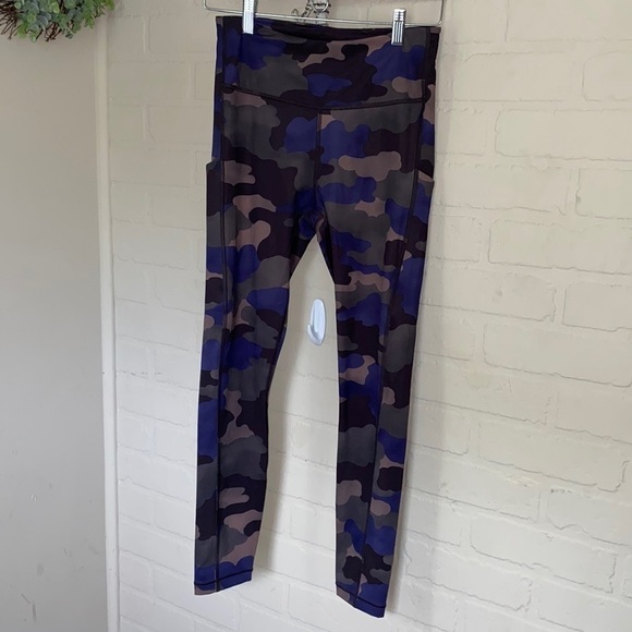Athleta ultimate stash pocket printed 7/8 camo tights leggings small tall‎ - Picture 3 of 11
